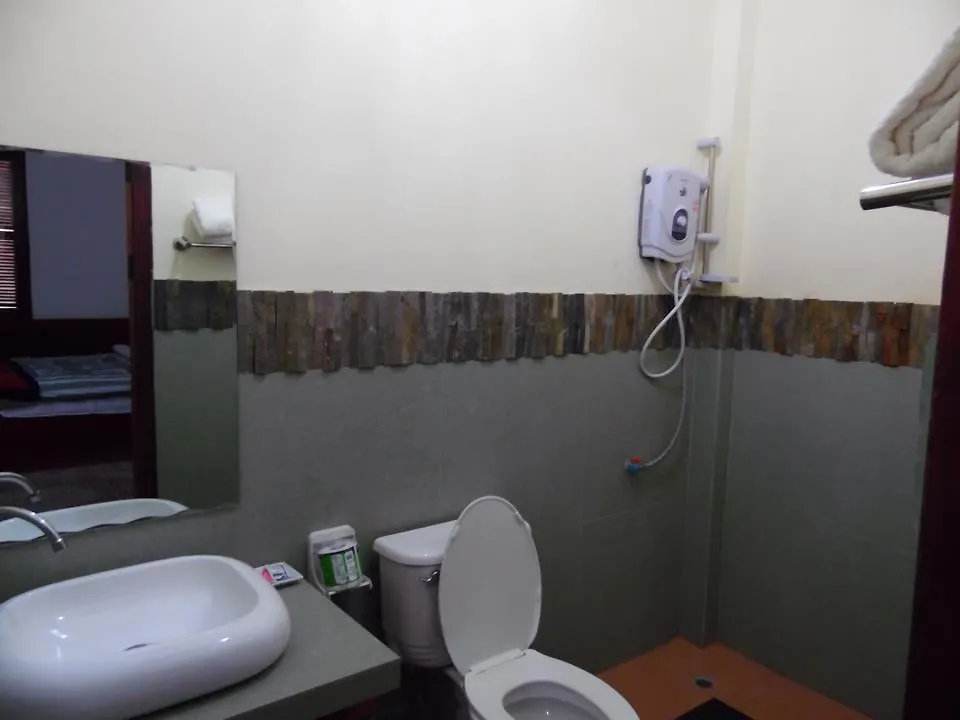 Mekong Charm Guesthouse Luang Prabang 2*,