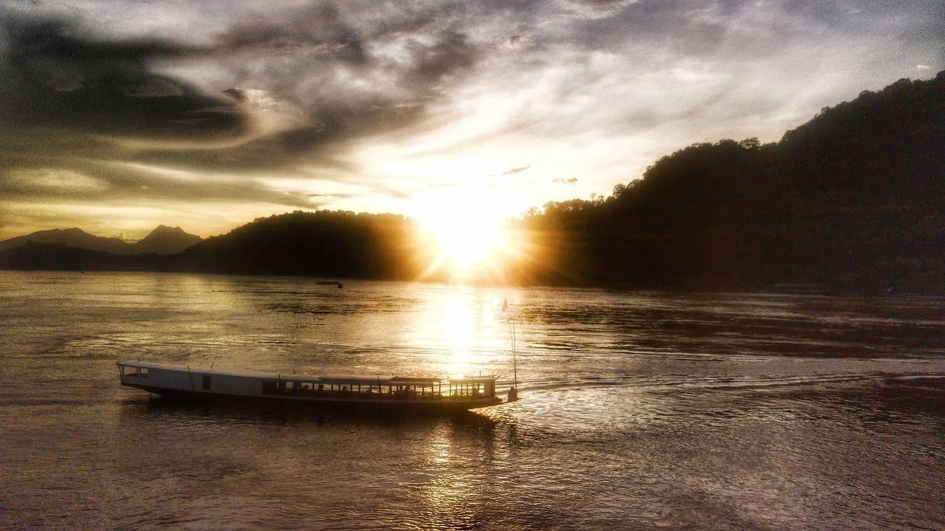 Mekong Charm Guesthouse Luang Prabang 2*,  Laos